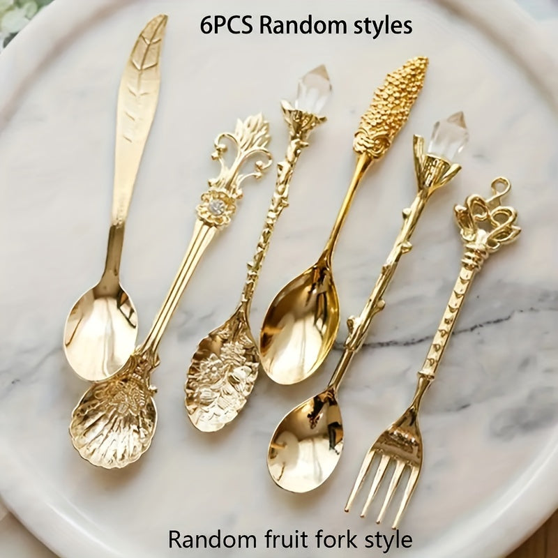 Juego de Cubiertos de Acero Inoxidable Tallados al Estilo Vintage Dorado de 6 Piezas - Cucharas y Tenedores de Estilo Real Mini para Café, Aperitivos, Postres - Vajilla Elegante para Cocina y Restaurante