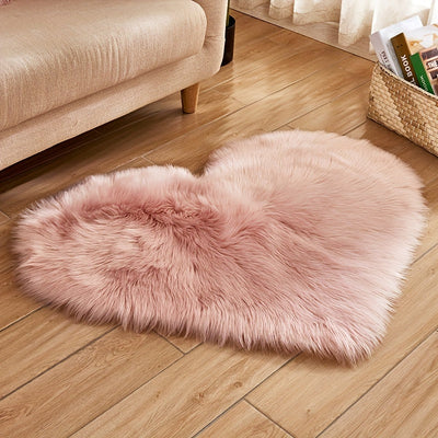 Alfombra de Área en Forma de Corazón de Peluche 1ud - Lavable a Máquina, Mezcla Suave de Poliéster y Acrílico, Alfombra Decorativa Ligera y Cómoda para Sala de Estar, Dormitorio, Oficina Uso Interior