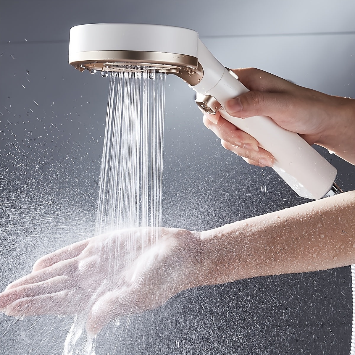 Rociador de Ducha de Anillo a Alta Presión - Cabezal de Ducha Montado en Pared de Plástico Duradero con Flujo Uniforme, Diseño Elegante Blanco para Baño y Ducha, Accesorio Moderno para el Hogar