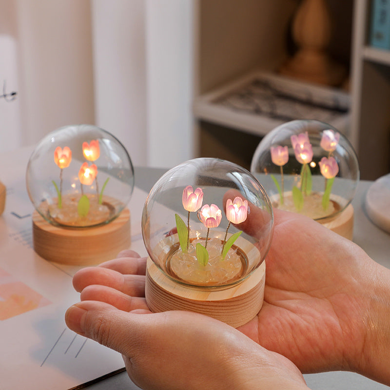 Lámpara nocturna de tulipán en miniatura artesanal: ideal para decoración de habitación, adornos de escritorio y regalos festivos - Funciona con pilas, control de interruptor, pantalla de vidrio, adecuada para varios tipos de habitaciones