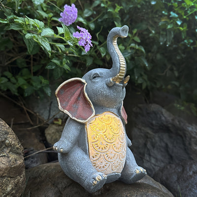 1 pieza de luz de jardín de elefante XXOASIS con energía solar, estatua de resina con orejas y trompa rojas, IP44, resistente al agua, para exteriores, decoración de paisajes, jardines, patios, jardines - Ideal para regalos de cumpleaños, Día de San Vale