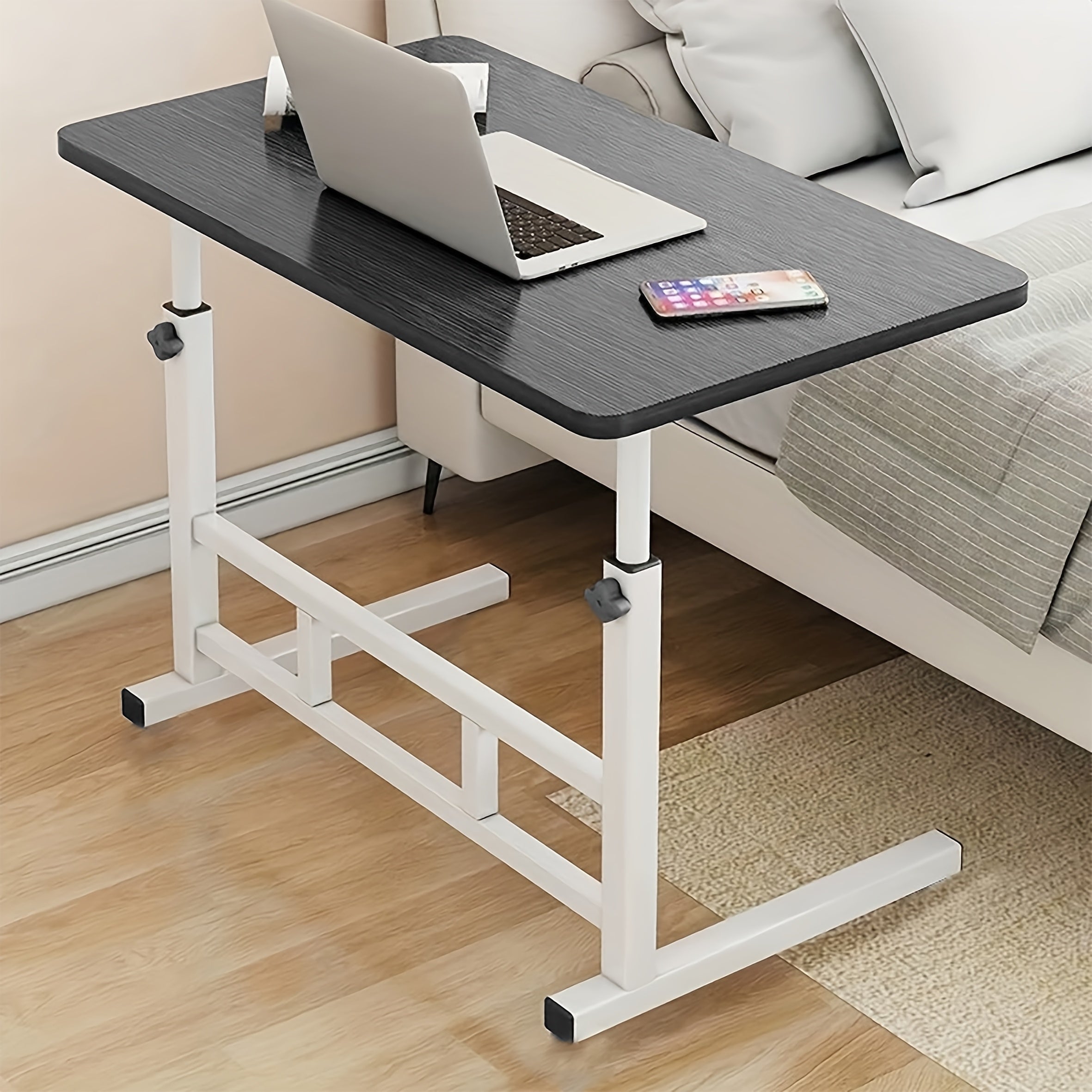 Escritorio elevable de oficina: superficie amplia, altura ajustable para alternar tareas y almacenamiento de libros o decoraciones, manteniendo el espacio ordenado