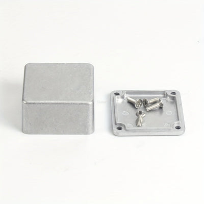 1590LB Caja De Efectos De Guitarra Pedal Caja De Aluminio Fundido A Presión De Metal 1.99 "X 1.99" X 1.22 "Pulgadas 50.5mm X 50.5mm X 31mm Tamaño De La Carcasa Caja De Aluminio Lisa Con Pies De Goma