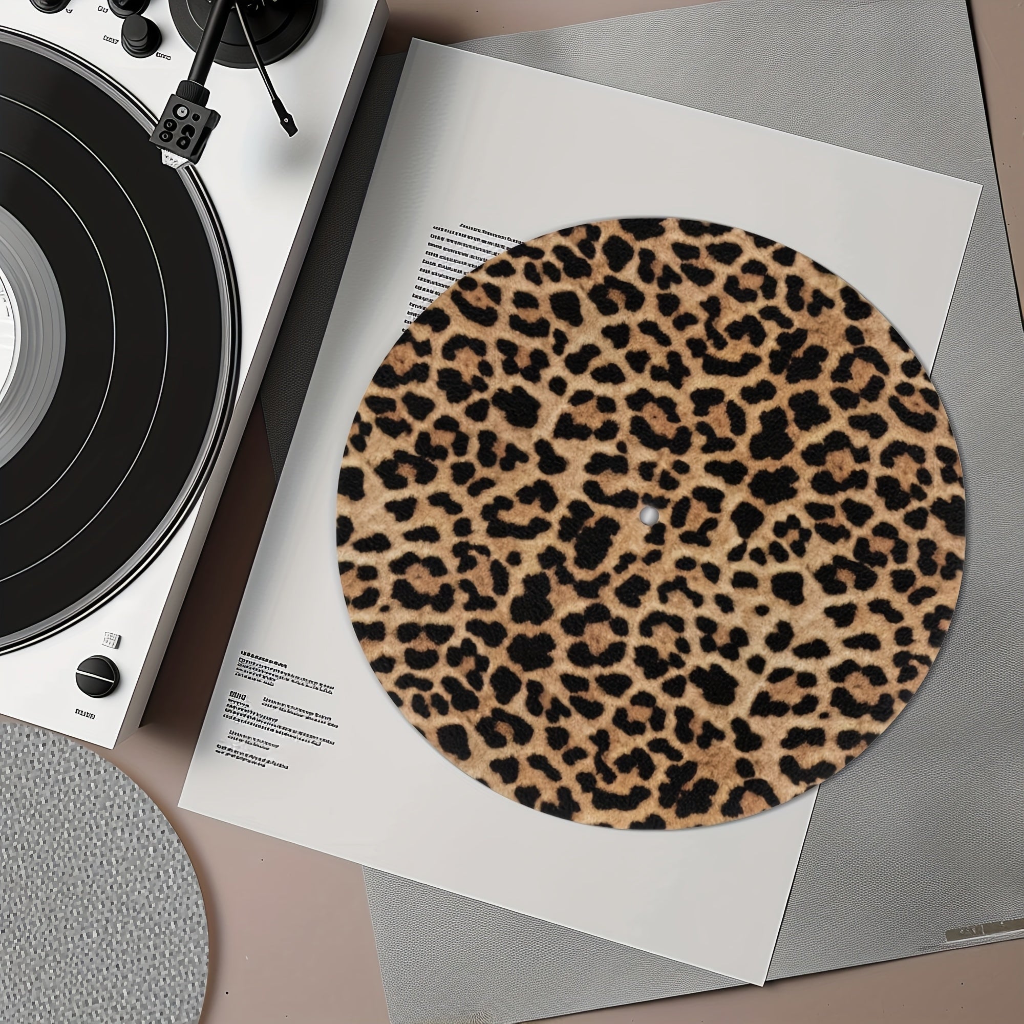1pieza RSHUBINO Alfombrilla de goma para turntable, antideslizante y antistática, almohadilla para reproductor de discos de vinilo, mejorador de calidad de sonido, reduce la vibración, accesorio de decoración para el hogar, estampado de leopardo/tigre/ce