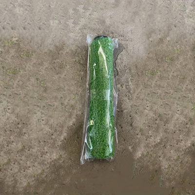 1 rollo de césped artificial grueso y retardante de llamas - Alfombra de alta calidad antideslizante y resistente a aceites, para uso en interiores/exteriores, ideal para bodas, fiestas, balcones y techos, alfombra de césped artificial realista y durader