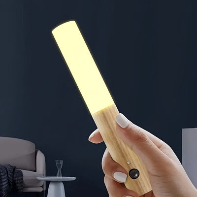 Una pieza de una impresionante lámpara de inducción de cristal que también es a prueba de polvo.