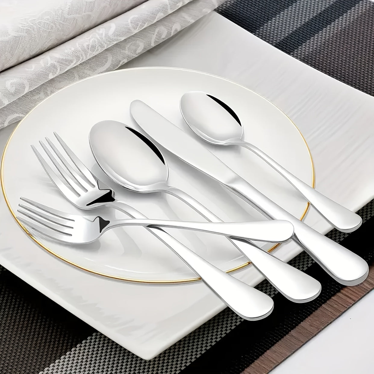 Conjunto elegante de 30 piezas de cubiertos de acero inoxidable, cubiertos pulidos a espejo con cuchillos para carne, tenedores, cucharas, aptos para lavavajillas, ideal para Navidad, Halloween, San Valentín