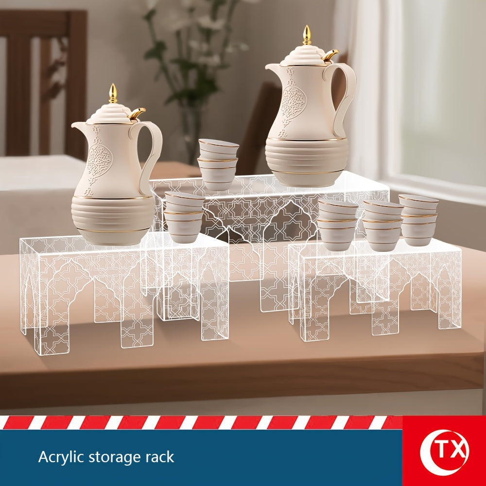 Una colección de estanterías inspiradas en el Ramadán, diseñadas con un motivo de castillo, se ofrece en tres tamaños diferentes. Estas estanterías son perfectas para almacenar artículos del hogar, exhibir objetos de colección, presentar pasteles y postr