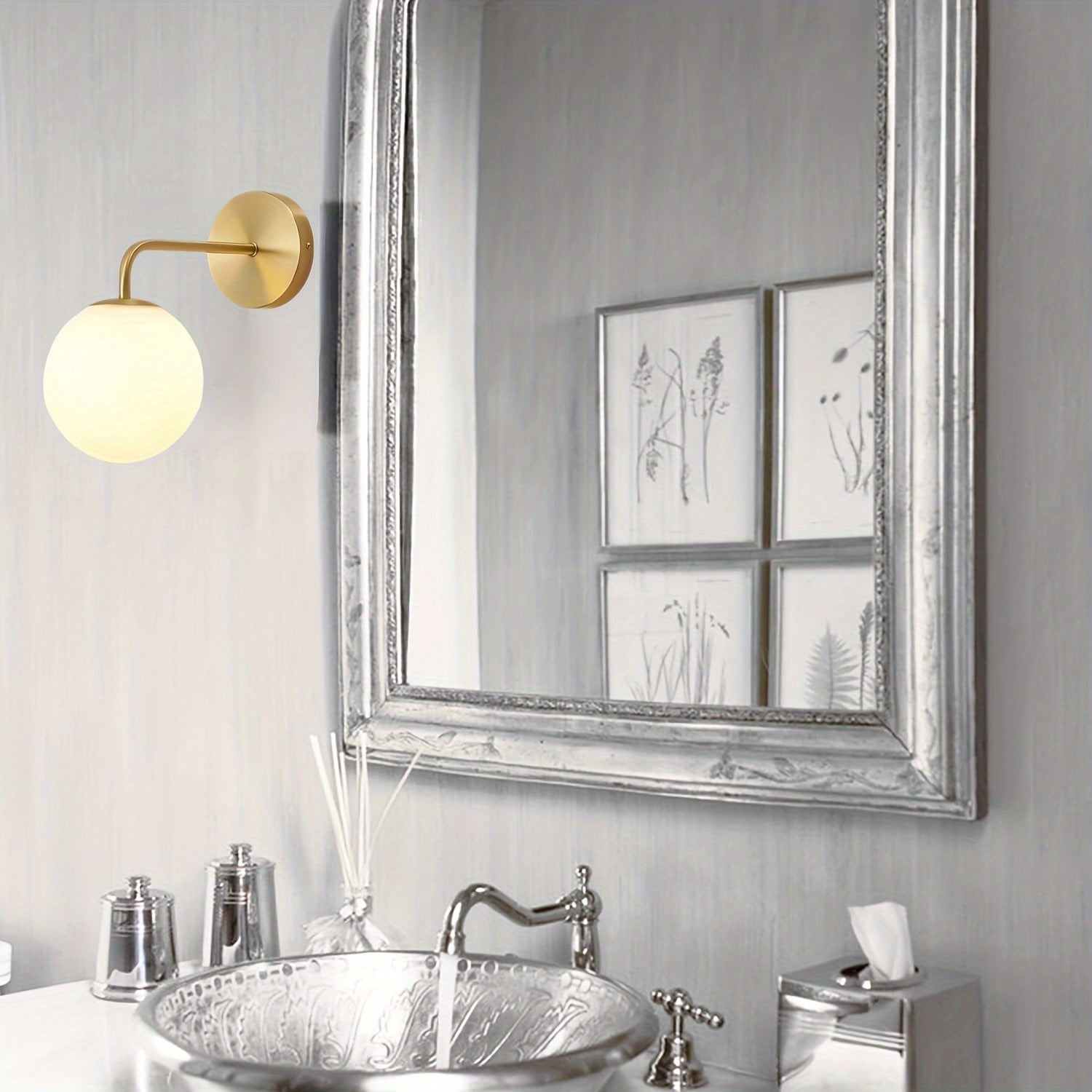 Aplicación de Pared Dorada Moderna, Estilo Nórdico con Pantalla de Globo Lechoso, Lámparas de Pared para Dormitorio y Sala de Estar, Aplique de Bola Interior para la Puerta del Dormitorio