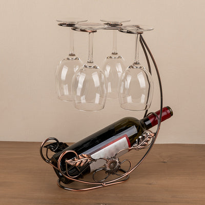 Soporte de vino de metal al estilo europeo vintage y portavasos – Diseño de hábitat verde elegante, perfecto para armarios de vino, restaurantes, bares y decoración de fiestas. Sostiene 1 botella de vino y 4 vasos – Ideal regalo de vacaciones
