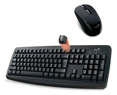 Kit de teclado y mouse inalámbrico Genius KM-8100 Español Latinoamérica de color negro