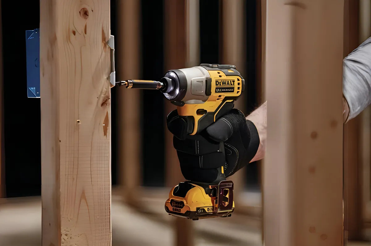 Dewalt Kit De Taladro De Impacto Inalámbrico 12v Sin Escobas Amarillo Dcd801f2