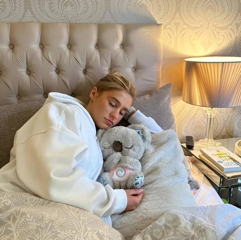 Calma Al Koala Para Que Duerma Con Un Peluche Color A