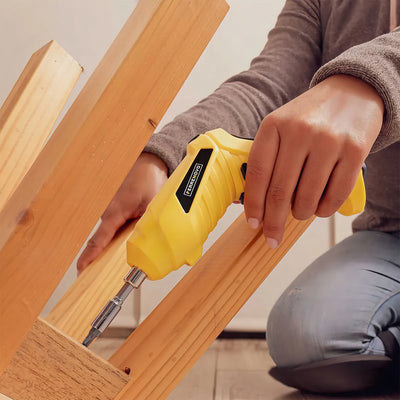 Atornillador Inalámbrico Ferrenovo 3.6v Con Accesorios Color Amarillo