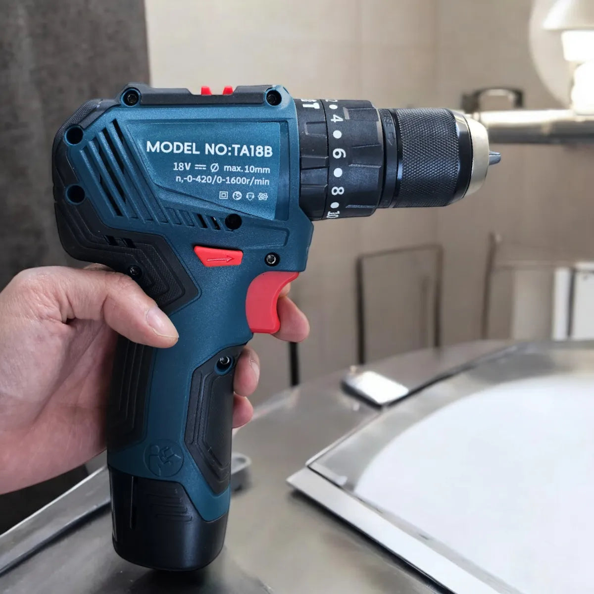 Taladro Percutor Atornillador Inalámbrico 18v Brushless 10mm Azul Acero 50hz/60hz