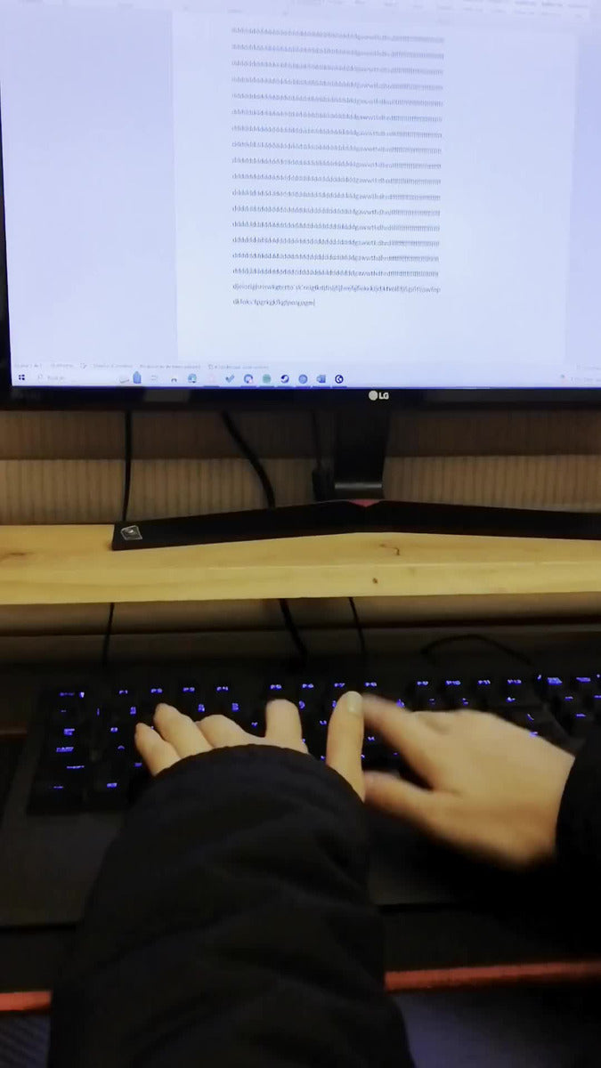 Teclado Logitech G Serie G QWERTY Romer-G inglés internacional color negro con luz RGB