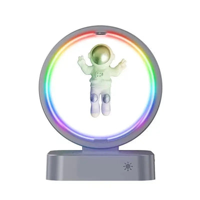 Radio Parlante Bluetooth Con Carga Inalámbrica Diseño Astronauta Y-558