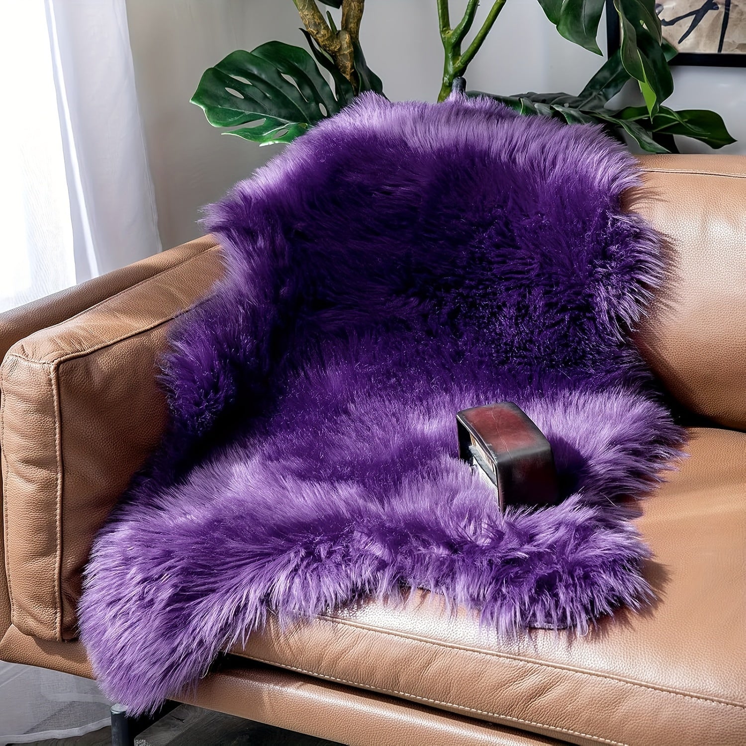 Alfombra de Área de Piel Sintética Lujosa - Suave y Esponjosa, Estilo Piel de Oveja para Decoración de Dormitorio y Oficina, Lavable a Máquina, Morado, Forma Irregular 60.96X91.44 cm