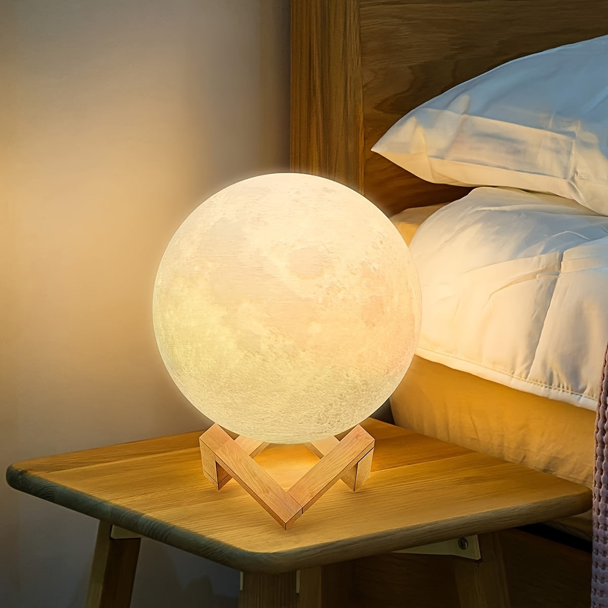 PINOCO Lámpara de Mesa Inteligente con Control Remoto - 128 Cambios de Color, Función de Temporizador y Toque, Batería Recargable, Acabado Metálico Moderno para Dormitorio o Estudio - Regalo Romántico para Aniversario, Cumpleaños u Ocasiones Especiales
