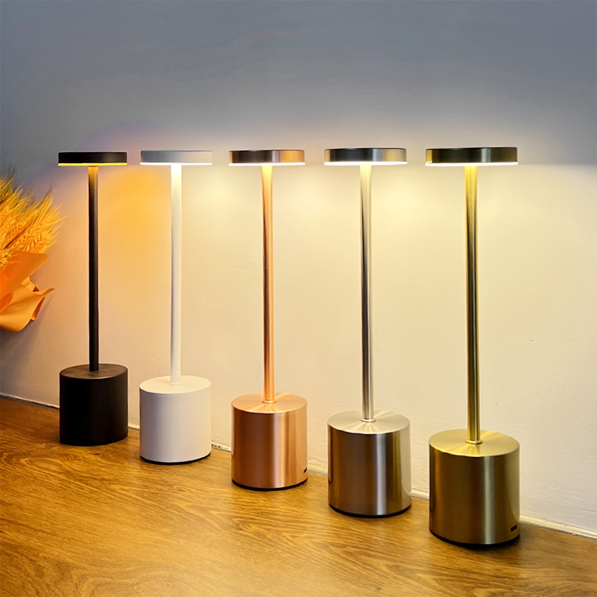 1pieza Lámpara de mesa de metal moderna con toque, carga USB, color ajustable, regulable, pequeña luz nocturna, acabado pulido, color sólido, base de aluminio cepillado, con batería de litio recargable, para decoración de sala de estar, dormitorio, mesa