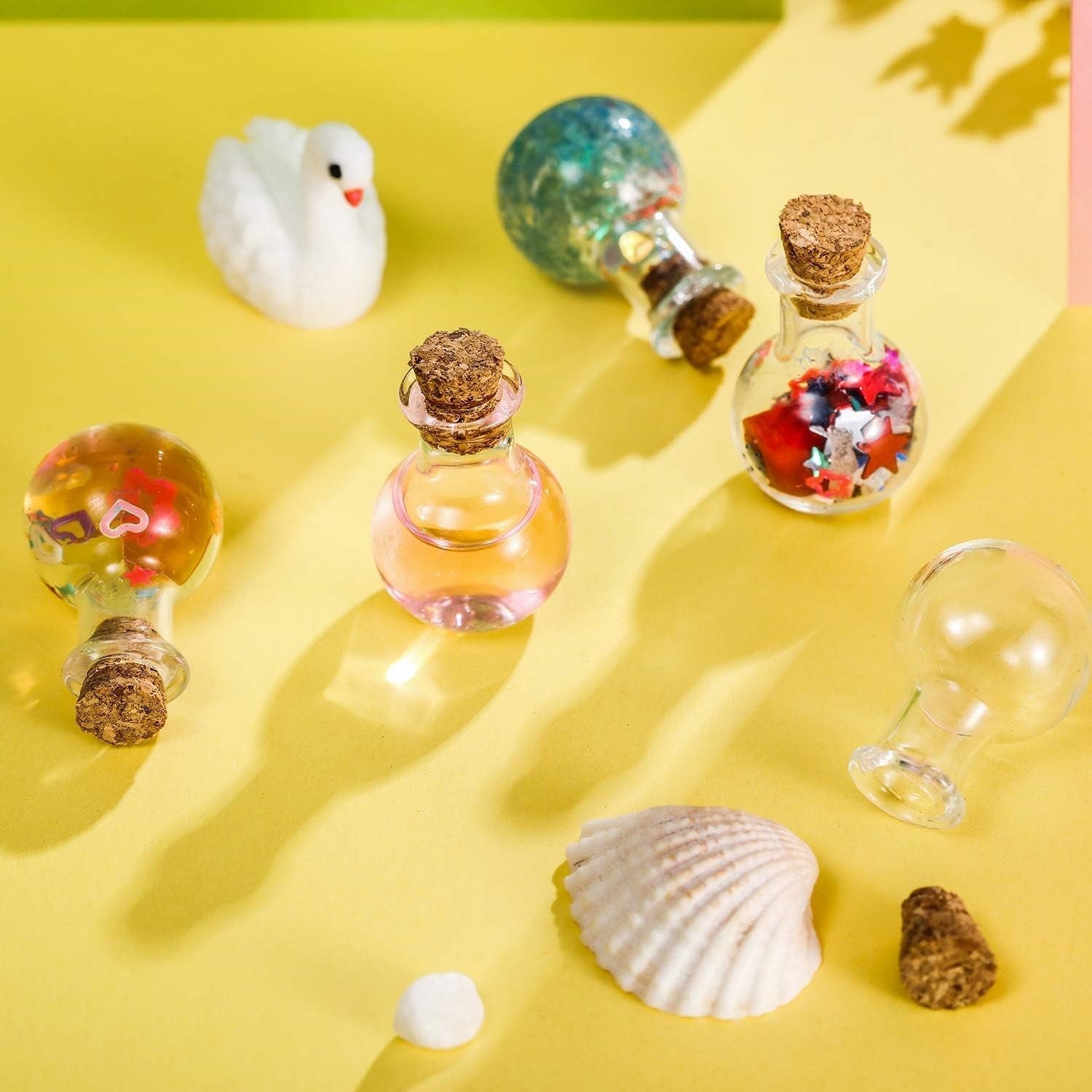 30 piezas de botellas de vidrio miniatura con tapa de corcho - Estilo bohemio, transparente, suministros de botellas de deseo DIY para bodas, cumpleaños y fiestas, solo lavado a mano, decoración de fiestas | Estilo bohemio | Acabado brillante