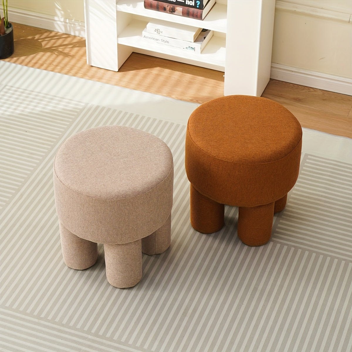 1pc Taburete Redondo con Marco de Madera Maciza y Tapa de Tela - Diseño Minimalista Contemporáneo, Asiento Acolchado Suave, Multiusos para Sala, Dormitorio, Entrada o Mesa de Café - Disponible en Rosa y Marrón