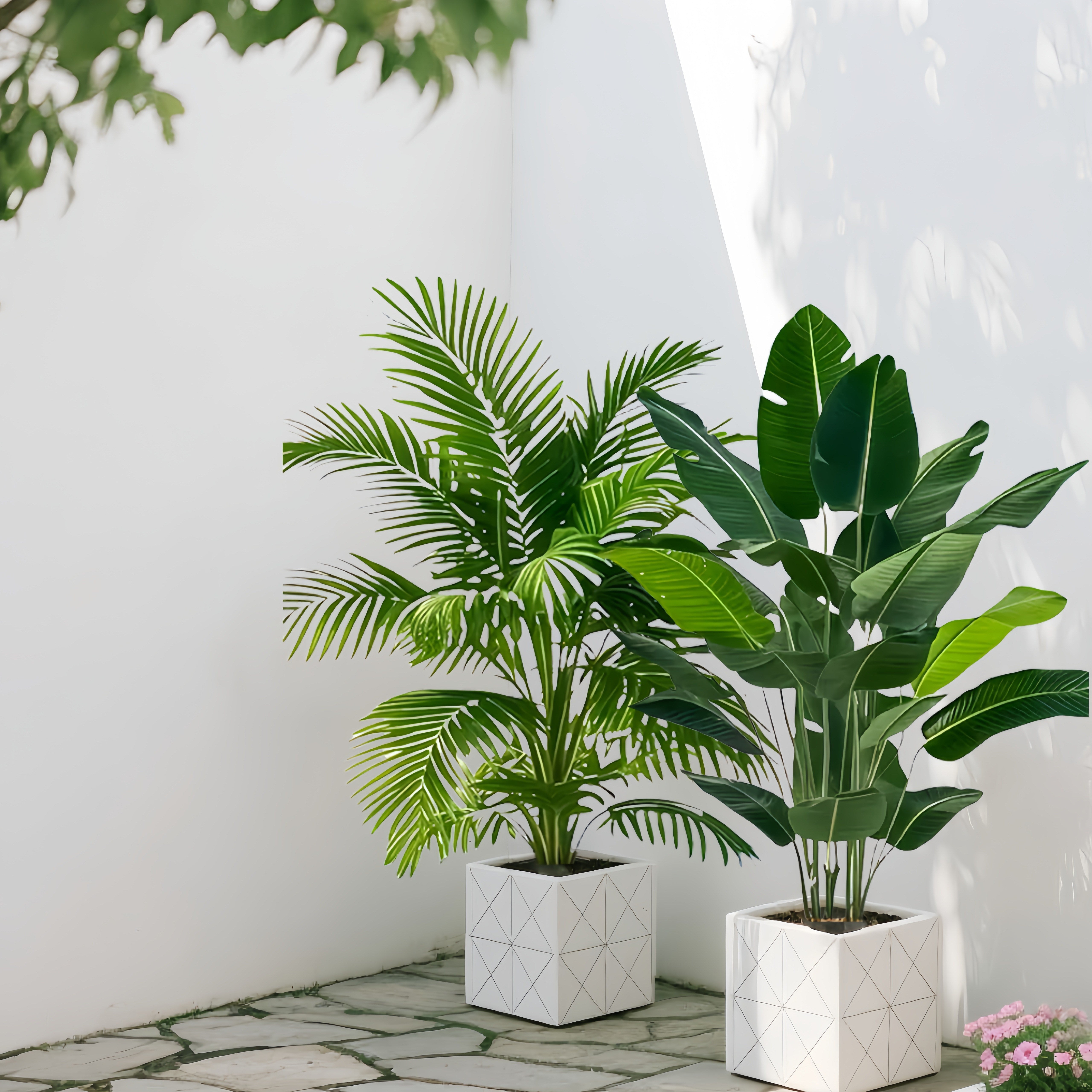 2 piezas de palmera artificial grande con hojas verdes realistas y de alta calidad, juego de árboles de plátano - Vegetación tropical para uso en interiores/exteriores | Ideal para hogar, sala de estar, jardín, patio, alberca, fiestas y celebraciones (Na