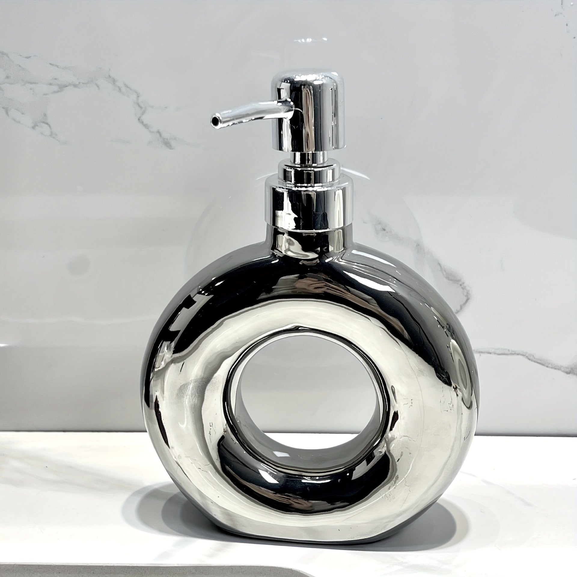 Conjunto creativo de dispensadores de jabón de cerámica, botellas de bomba de gel de ducha y loción para baño, diseño elegante de alta gama, dispensador de jabón líquido recargable para uso doméstico y de cocina, decoración de Halloween y Navidad.