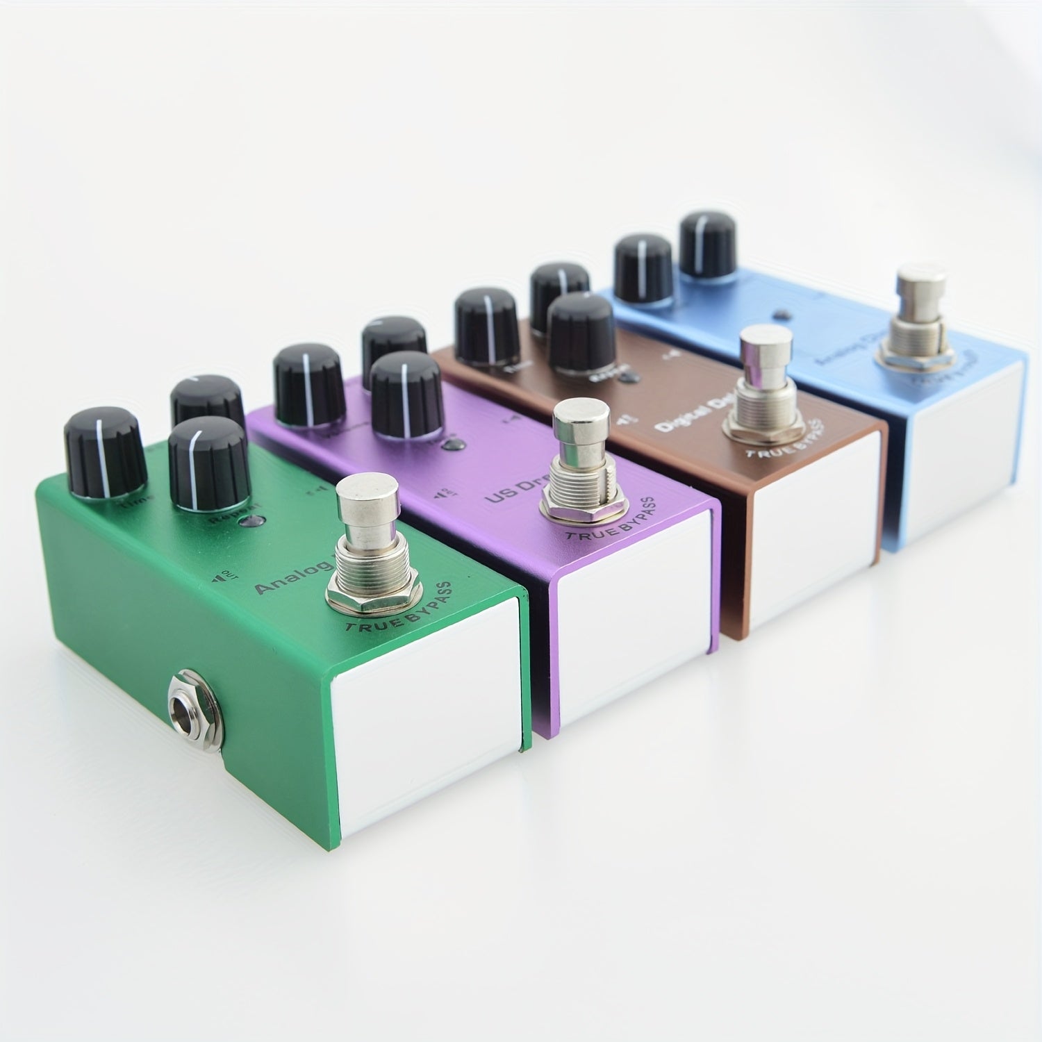 Pedal de efectos de distorsión vintage para guitarras eléctricas - Overdrive, Coro, Retraso y tono vocal con distorsión realista, 5 opciones de color (azul, rojo, verde, púrpura, negro), pedal vintage para guitarra, pedal de distorsión, diseño clásico de