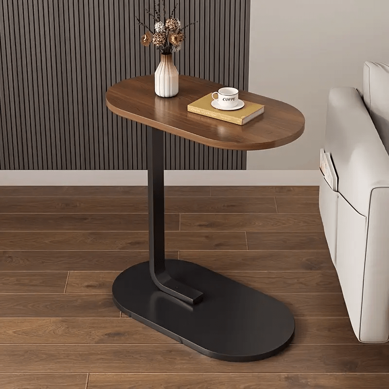 Mesa esencial en forma de C para maratones con dos opciones de color. Estable y robusta, perfecta para usar al lado de un sofá o cama, lo que facilita colocar bebidas y aperitivos para una experiencia cómoda en casa.
