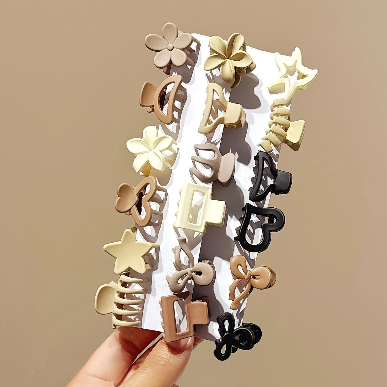 Paquete de 10 Elegantes Horquillas para Niñas - Diseños Geométricos y Florales Surtidos, Colores Variados, Accesorios de Cabello Duraderos en Plástico para el Día a Día, Fiestas y Viajes - Regalo Perfecto para Mejores Amigas, Clips Versátiles, Horquillas