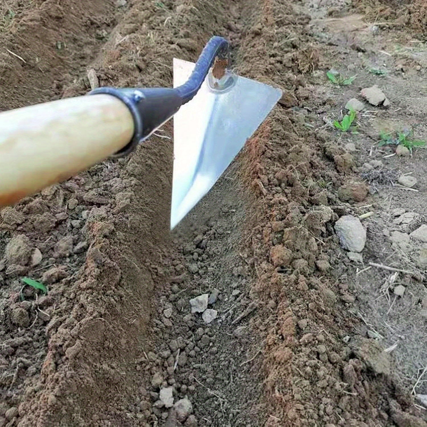 1 azada de jardín en forma de V resistente con hoja triangular afilada - arado manual de metal duradero para cavar, desmalezar y suelvar - ideal para la jardinería del patio trasero y plantación - no requiere electricidad