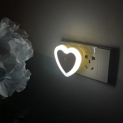 Luz Nocturna LED De Corazón Eficiente En Energía, Acabado Mate De Plástico Con Bombilla, Aplique De Pared Semicircular Controlado Por Sensor De Luz, Elegante Luz Nocturna Inteligente De Ahorro De Energía Para Interiores, Enchufe De EE. UU. 110-130V, 0,5W
