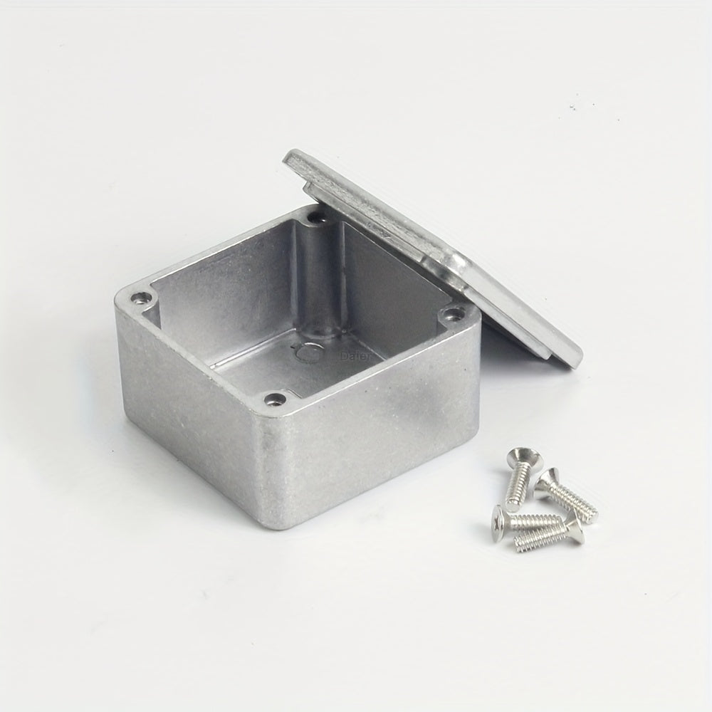 1590LB Caja De Efectos De Guitarra Pedal Caja De Aluminio Fundido A Presión De Metal 1.99 "X 1.99" X 1.22 "Pulgadas 50.5mm X 50.5mm X 31mm Tamaño De La Carcasa Caja De Aluminio Lisa Con Pies De Goma