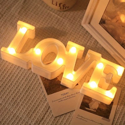[Luz Nocturna Romántica en Forma] Romántica Luz Nocturna en Forma de Amor a Pilas - 1 ud Luz Decorativa de Escritorio, Mesita de Noche y Pared - Adecuada como Regalo para el Día de San Valentín, Acción de Gracias, Seres Queridos, Amigos o Cumpleaños, Fie