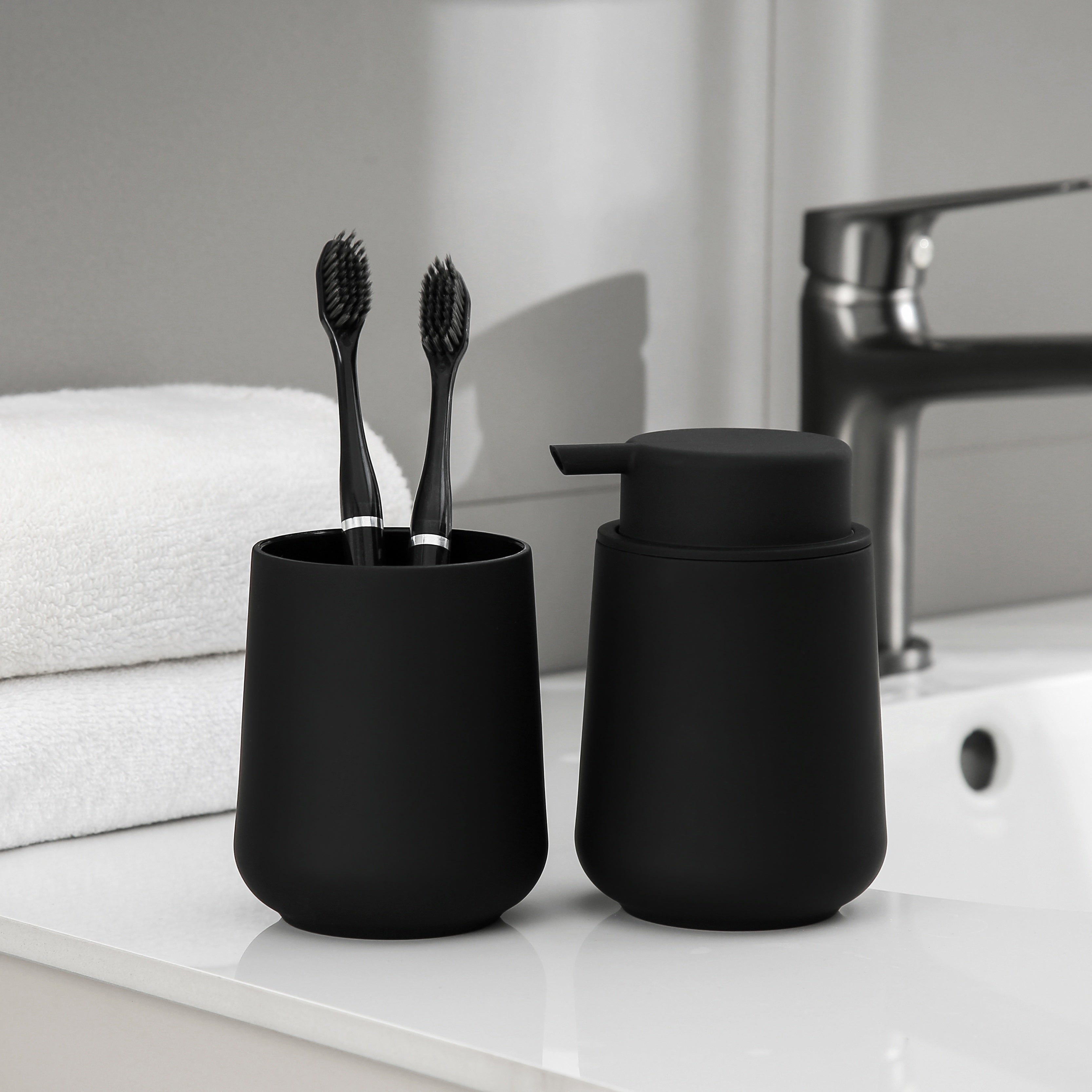 Dispensador moderno de jabón líquido espumoso mate de 11 oz, plástico y recargable, para baño y cocina, decoración de regalo para Navidad o Halloween