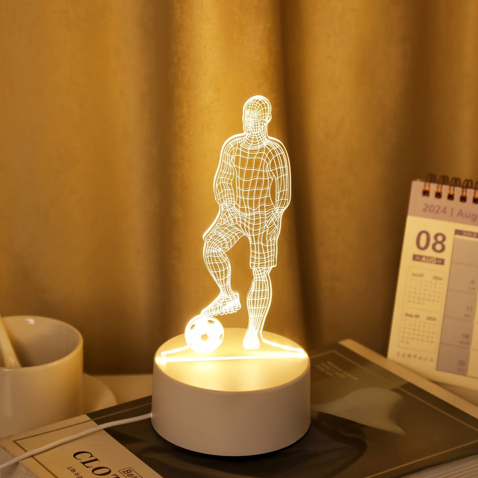 1pc Lámpara de noche 3D de jugador de fútbol, luz cálida de un solo color alimentada por USB, luz ascendente geométrica moderna, luz de noche de mesa de plástico de bajo consumo energético para varios tipos de habitaciones, iluminación creativa de ambien
