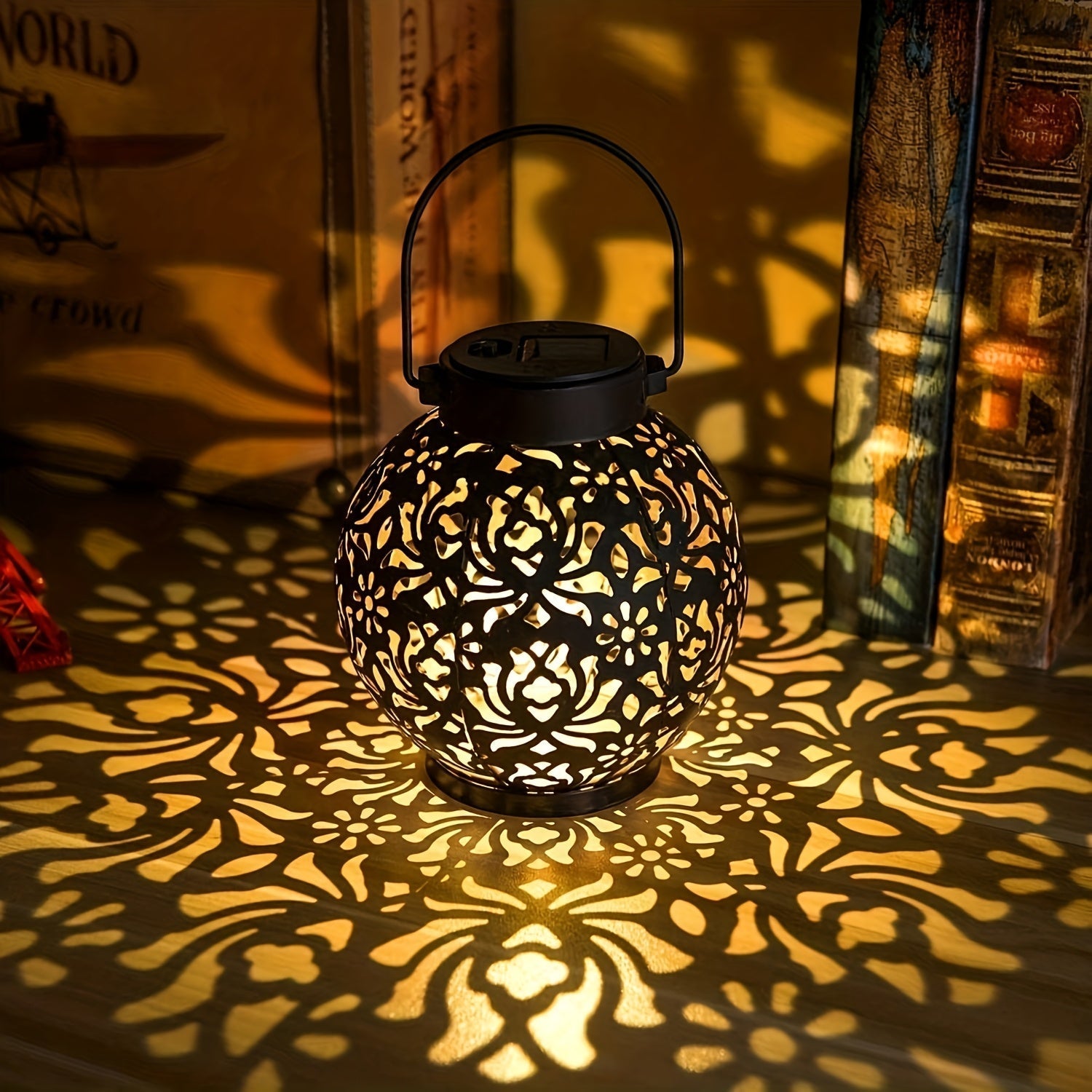 Linternas solares colgantes, luces solares de mesa con asa, faroles marroquíes LED con energía solar, luces decorativas de jardín de metal, luces solares decorativas para exteriores, luces navideñas decorativas para jardín, césped, porche, patio y mesa