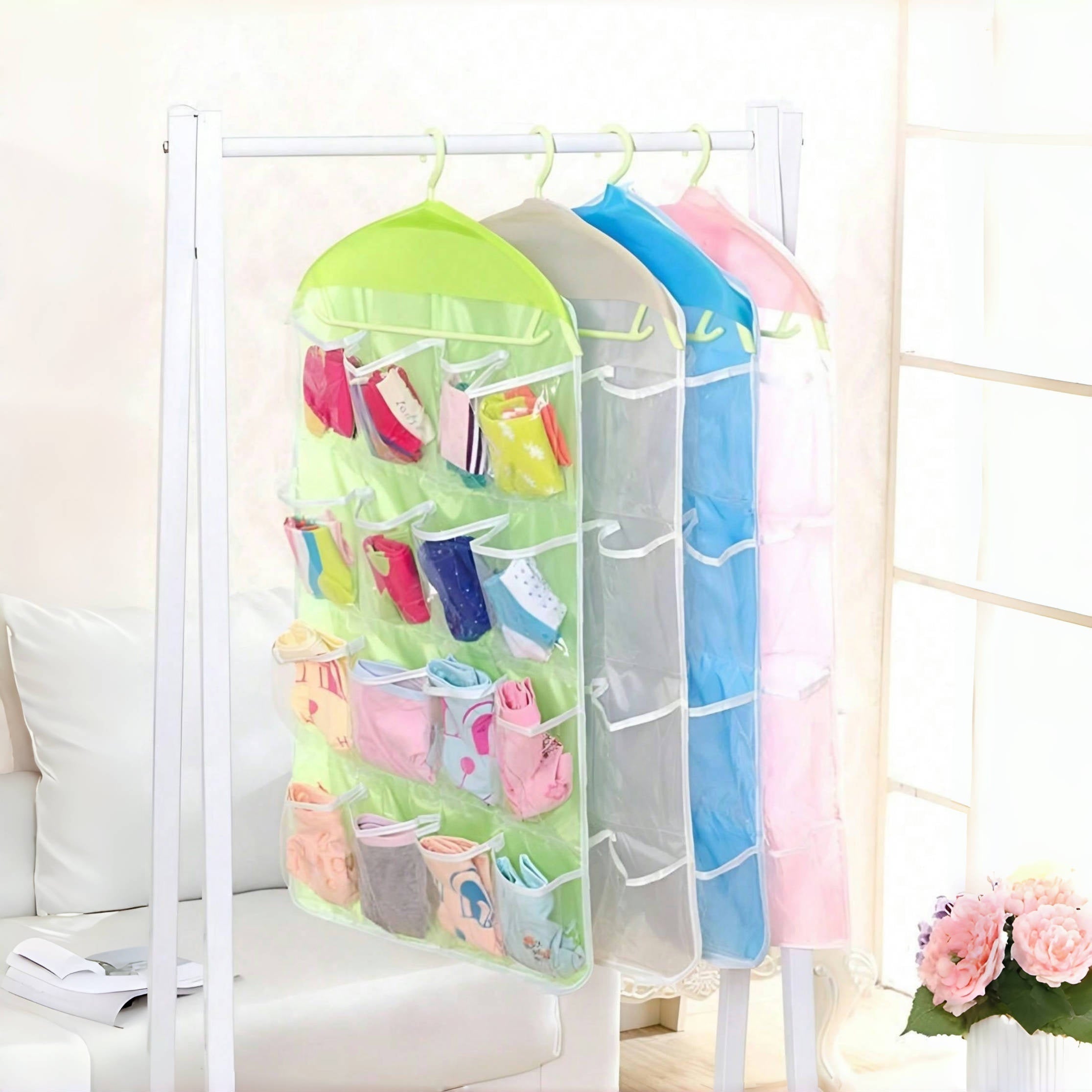 Organizador Colgante de 16 Bolsillos Coloridos para Calcetines, Ropa Interior y Artículos Pequeños - Bolsa de Almacenamiento de Pared de Poliéster Duradero con Bolsillos de Malla, Ideal para Dormitorio y Sala de Estar